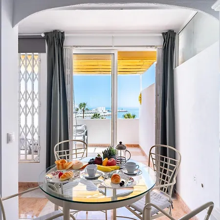 Apartment Seaside Escape In Benalmadena *