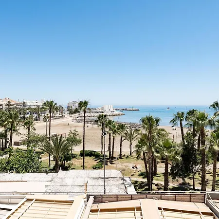 Seaside Escape In Benalmadena شقة