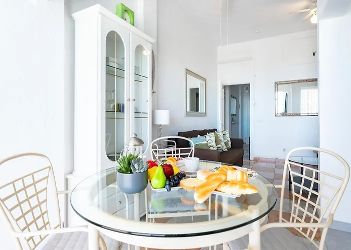 Seaside Escape In Benalmadena شقة